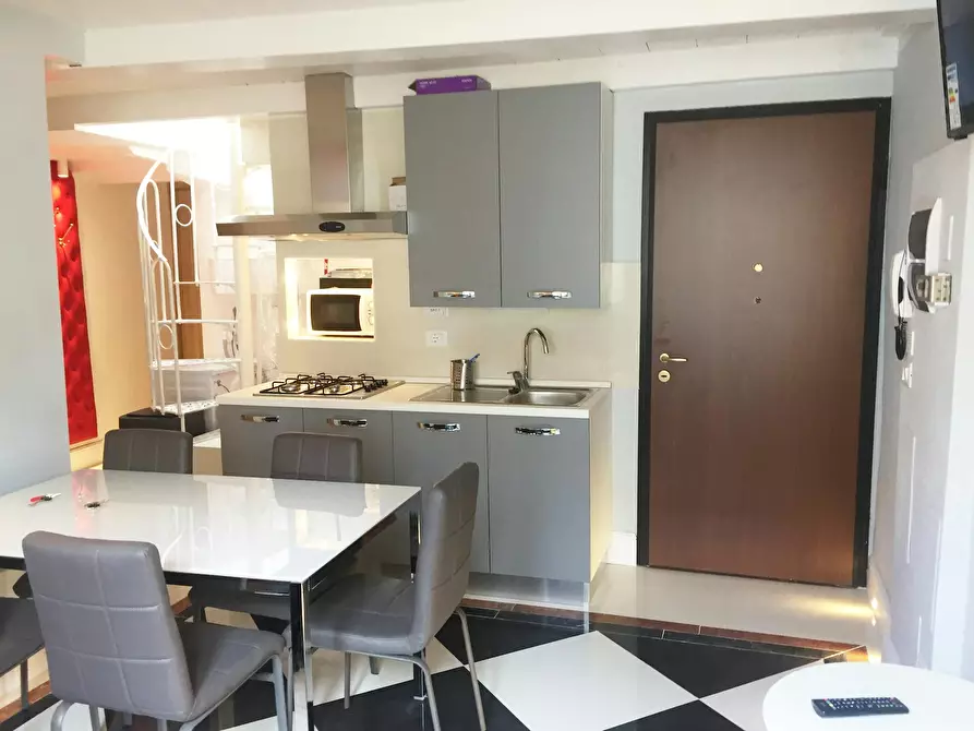 Immagine 5 di Camera in affitto  in Via dei Serragli a Firenze