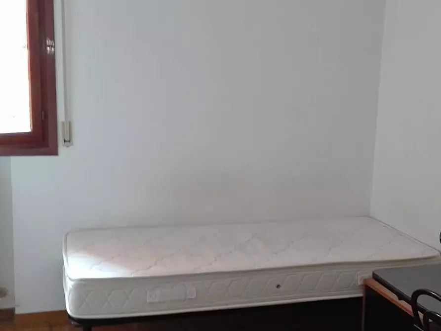 Immagine 10 di Camera condivisa in affitto  in Via Leonetto Cipriani a Bologna