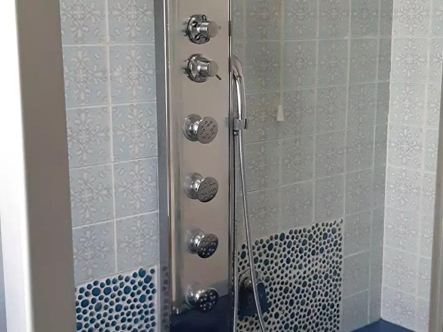 Immagine 6 di Camera in affitto  in Viale Famagosta a Milano