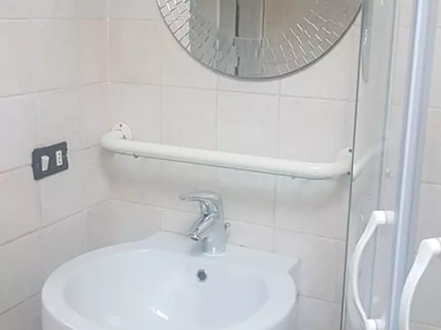 Immagine 9 di Camera in affitto  in Via Senese a Firenze