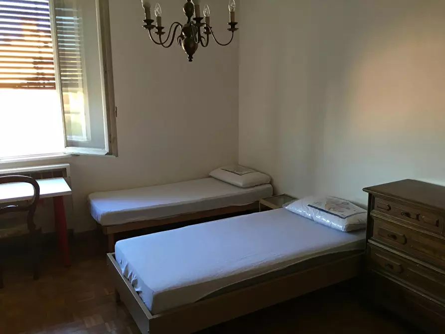 Immagine 2 di Camera condivisa in affitto  in Via Andrea Costa a Bologna
