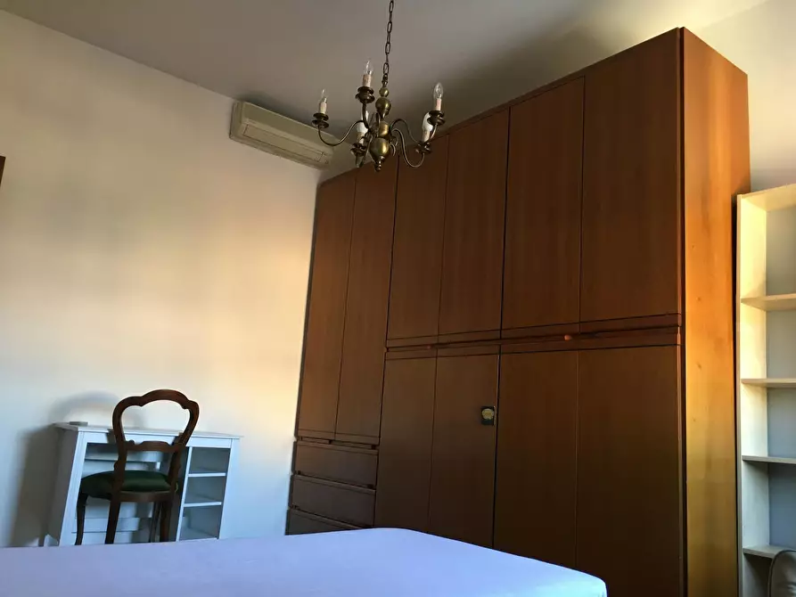 Immagine 3 di Camera condivisa in affitto  in Via Andrea Costa a Bologna