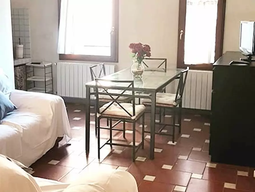 Immagine 6 di Camera in affitto  in Via del Leone a Firenze