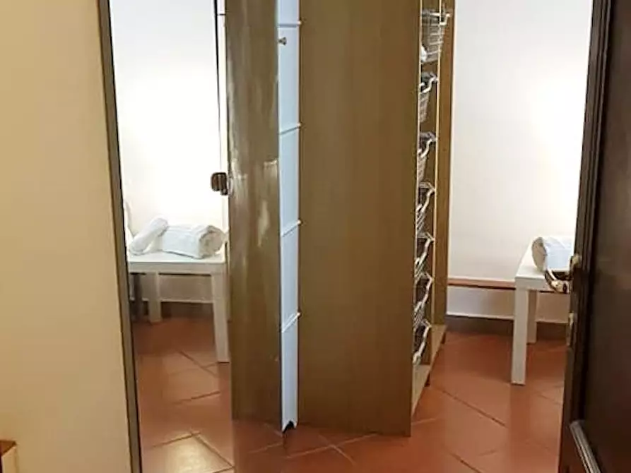 Immagine 4 di Camera in affitto  in Via del Leone a Firenze