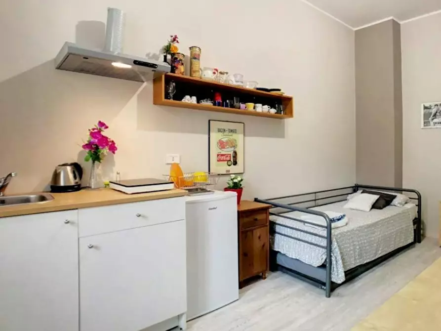 Immagine 4 di Camera in affitto  in Viale Famagosta a Milano