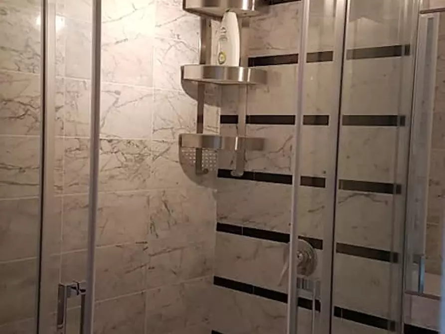 Immagine 3 di Camera condivisa in affitto  in Via dei Martiri del Popolo a Firenze