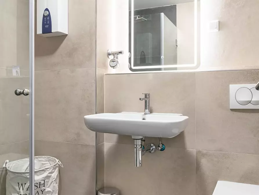 Immagine 4 di Appartamento in affitto  in Leibnizstraße a Berlin