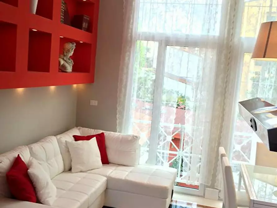 Immagine 10 di Camera in affitto  in Via San Zanobi a Firenze