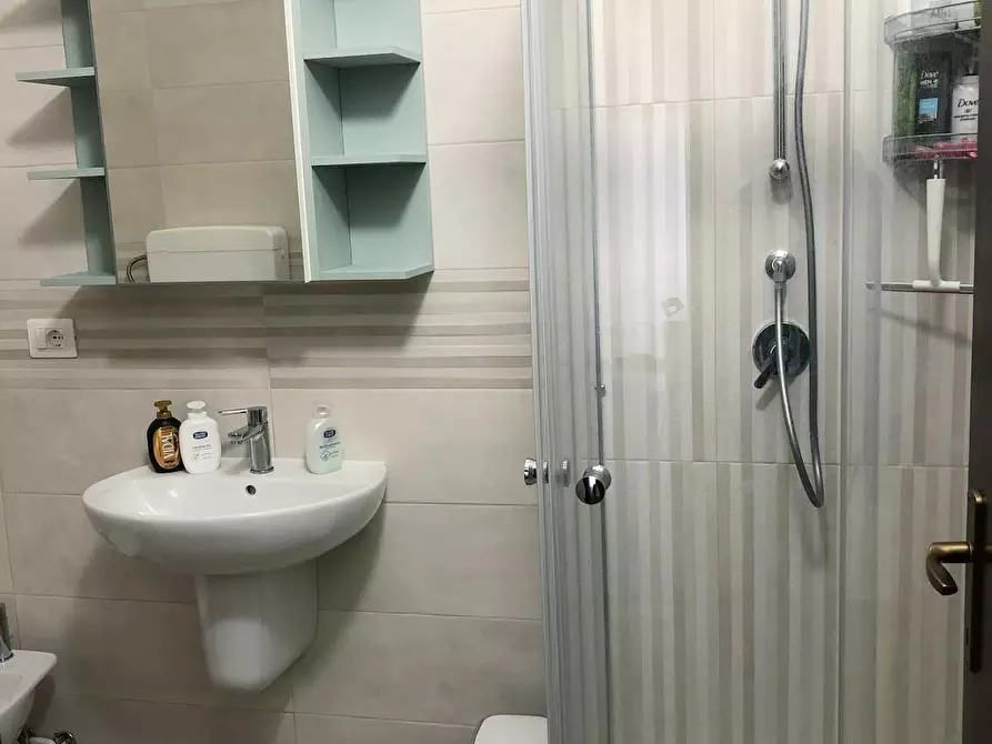 Immagine 5 di Camera in affitto  in Piazza Isolo a Verona