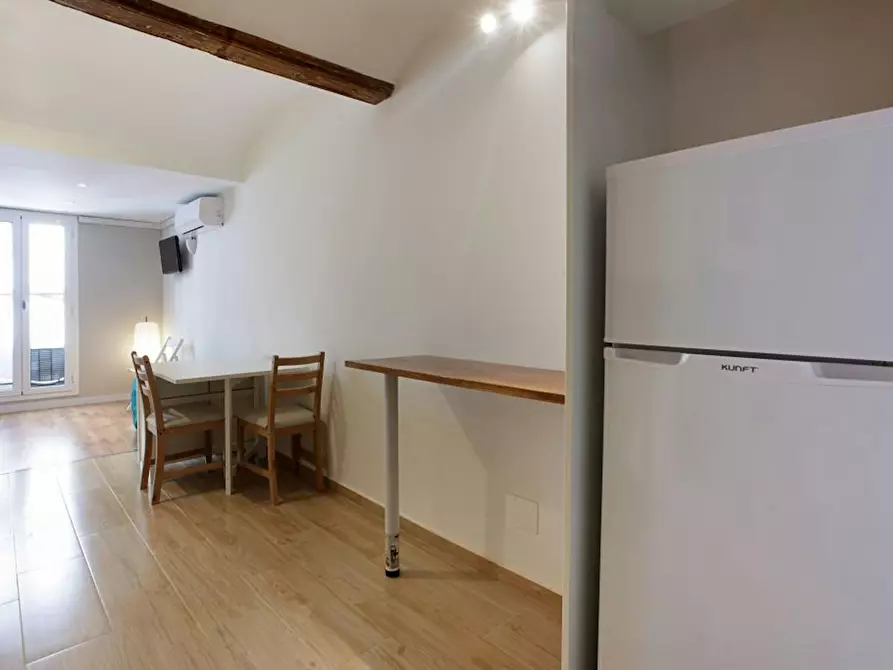 Immagine 5 di Appartamento in affitto  in Carrer Nou de Dulce a Barcelona