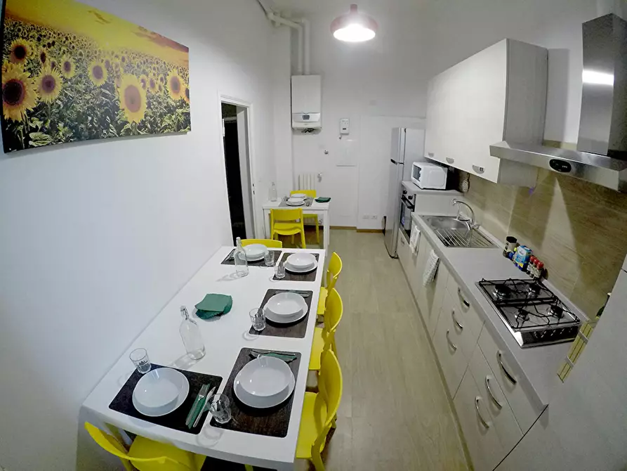 Immagine 8 di Camera in affitto  in Via della Cernaia a Firenze