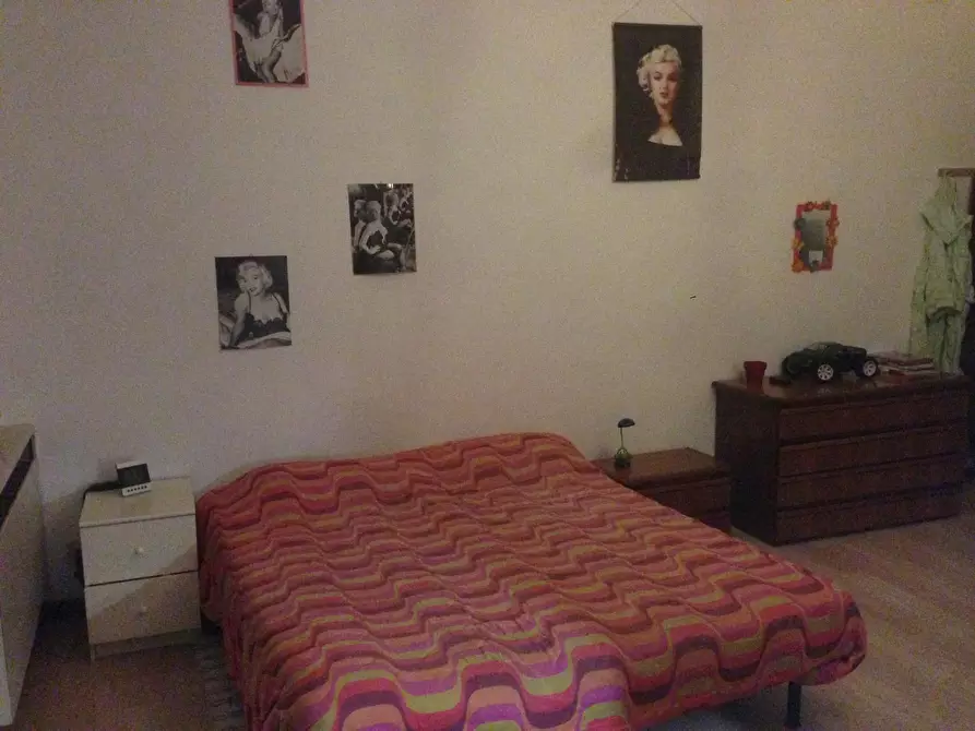 Immagine 2 di Camera condivisa in affitto  in Via Andrea Costa a Bologna