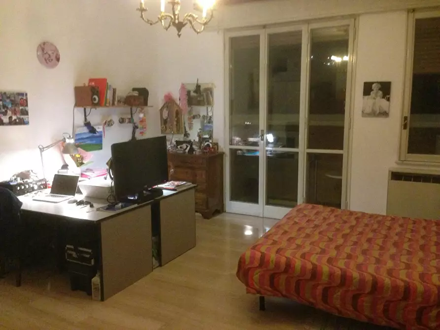 Immagine 4 di Camera condivisa in affitto  in Via Andrea Costa a Bologna