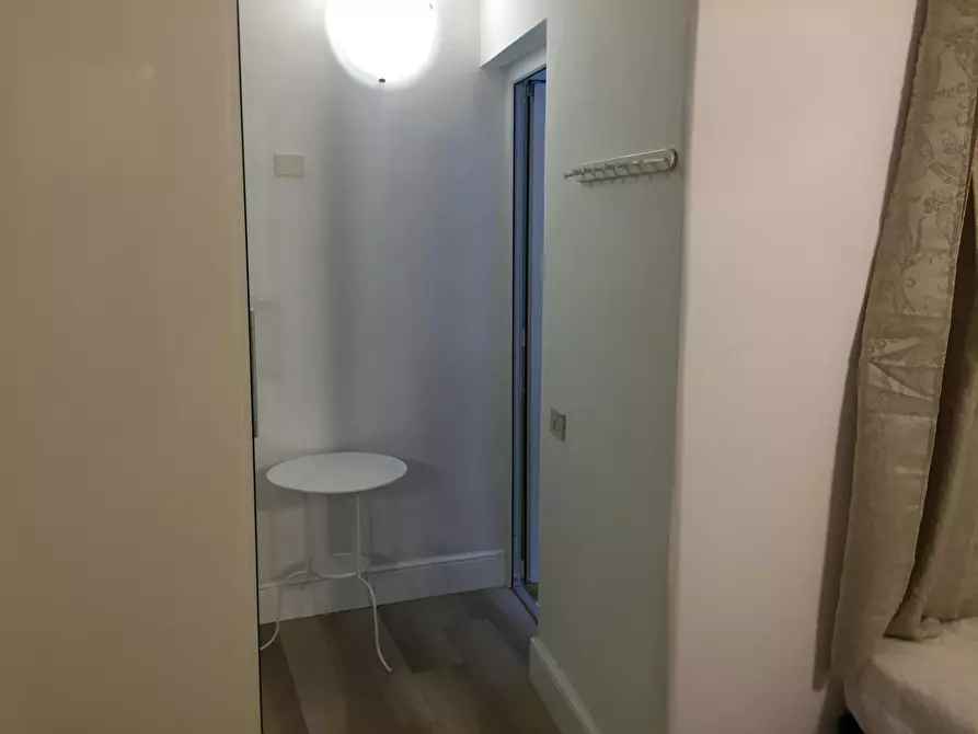 Immagine 5 di Camera in affitto  in Via dei Serragli a Firenze