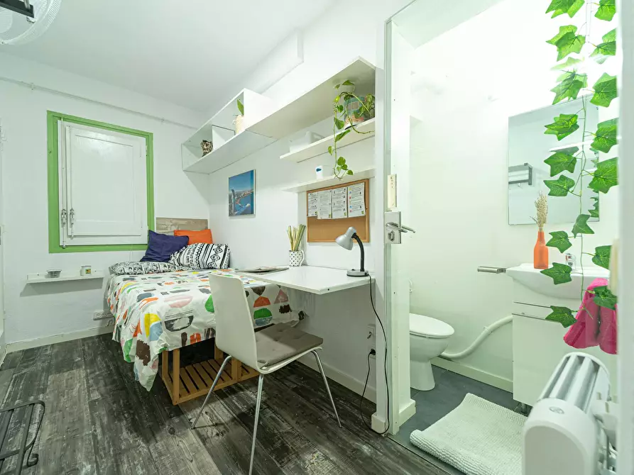 Immagine 4 di Camera in affitto  in Carrer de Sicília a Barcelona