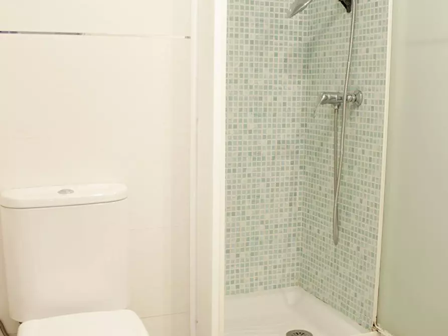 Immagine 10 di Camera in affitto  in Calle Francisco Carrión Mejías a Sevilla