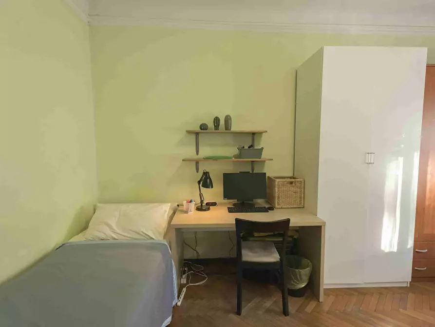 Immagine 5 di Camera condivisa in affitto  in Piazzale Susa a Milano