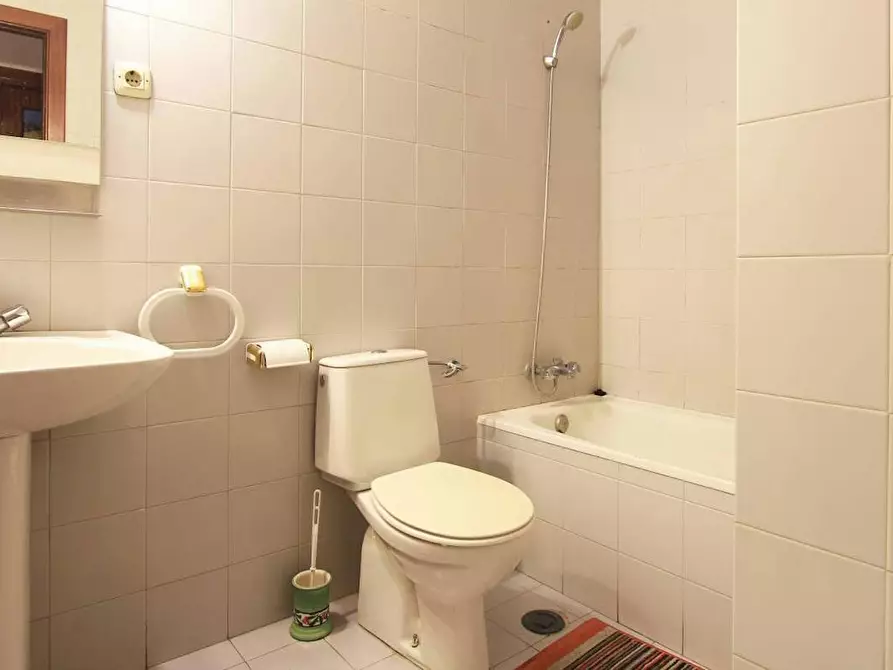 Immagine 8 di Camera in affitto  in Avenida de Palomeras a Madrid