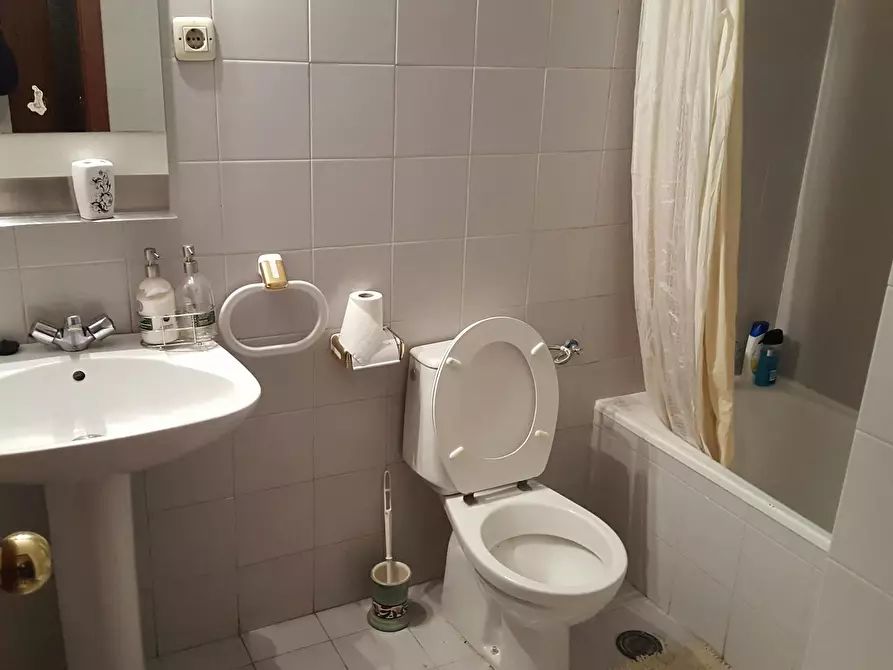 Immagine 9 di Camera in affitto  in Avenida de Palomeras a Madrid