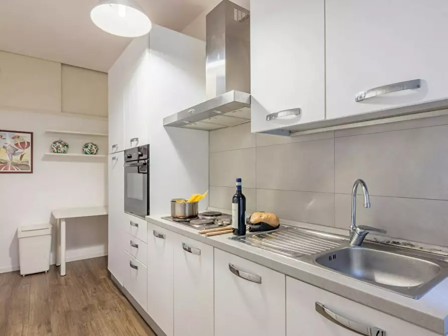 Immagine 5 di Appartamento in affitto  in Via dei Leoni a Firenze