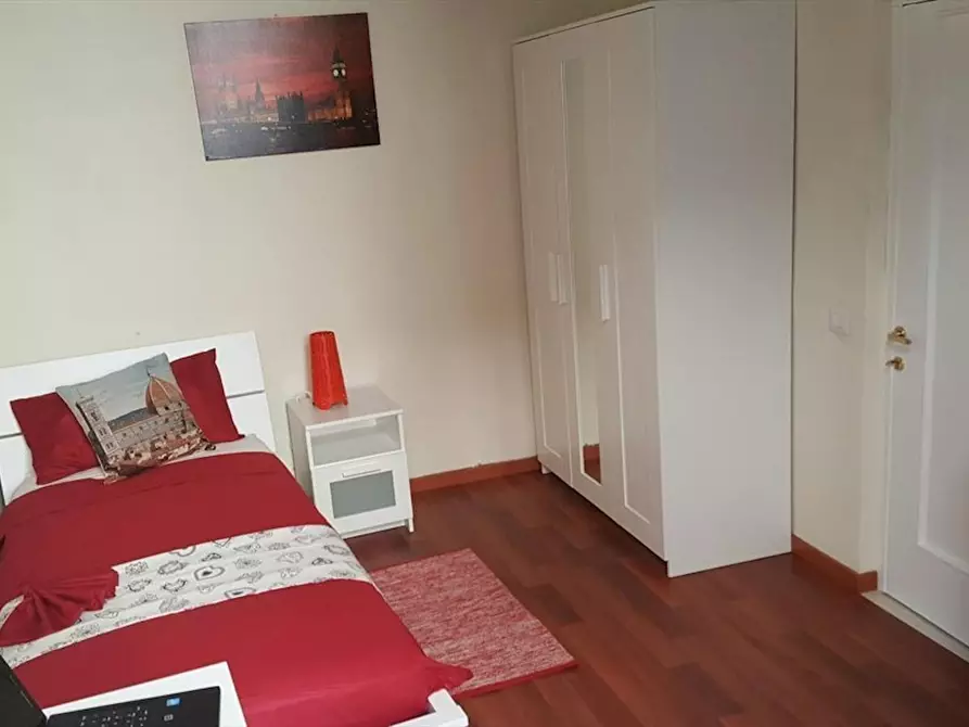 Immagine 1 di Camera in affitto  in Via dell'Oriuolo a Firenze