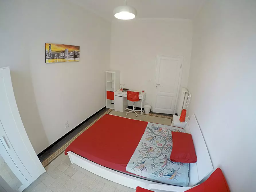 Immagine 2 di Camera in affitto  in Via della Cernaia a Firenze