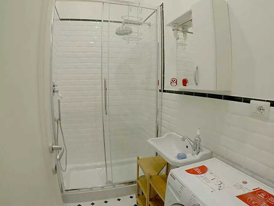 Immagine 9 di Camera in affitto  in Via della Cernaia a Firenze