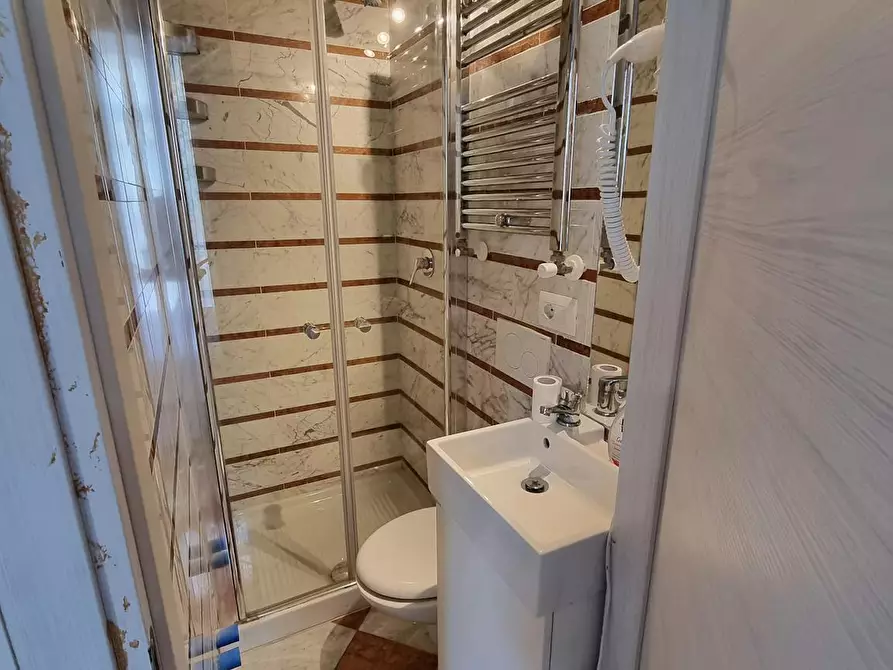 Immagine 10 di Camera in affitto  in Via dei Martiri del Popolo a Firenze