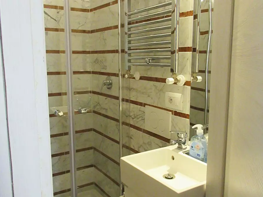 Immagine 9 di Camera in affitto  in Via dei Martiri del Popolo a Firenze