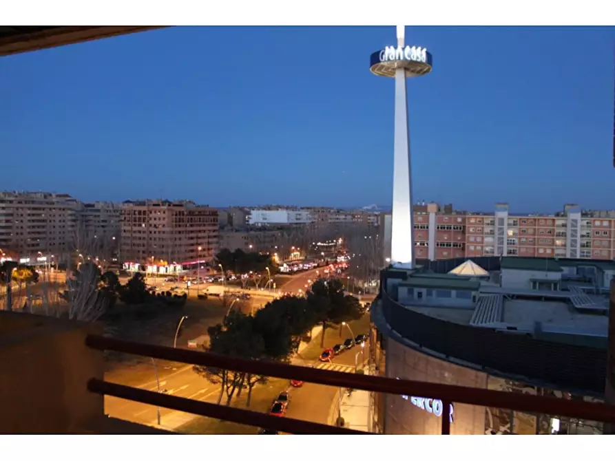Immagine 2 di Camera in affitto  in Calle María Espinosa a Zaragoza