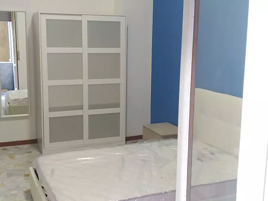 Immagine 3 di Camera in affitto  in Via Giosuè Carducci a Milano
