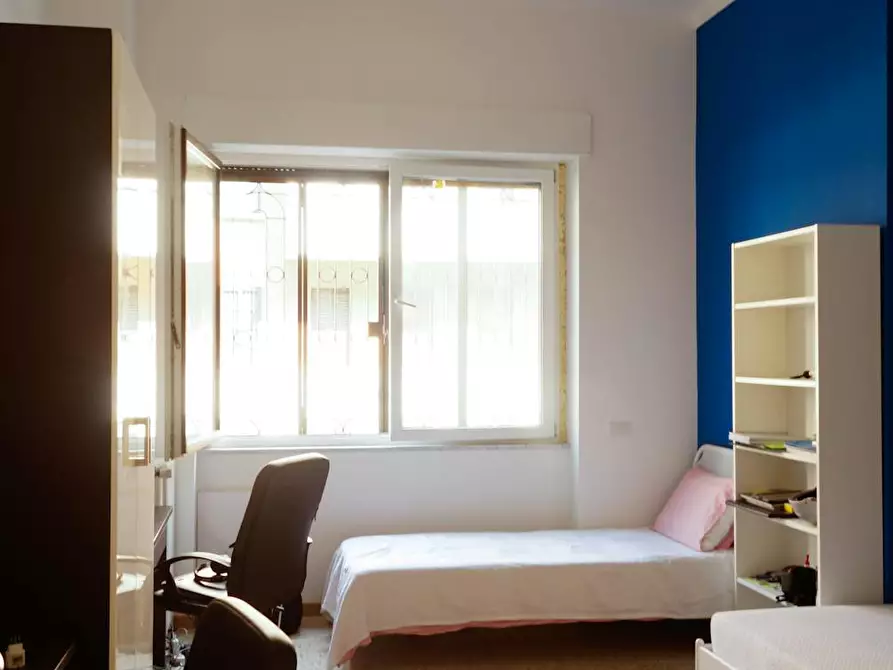 Immagine 2 di Camera condivisa in affitto  in Via Pietro da Cortona a Milano