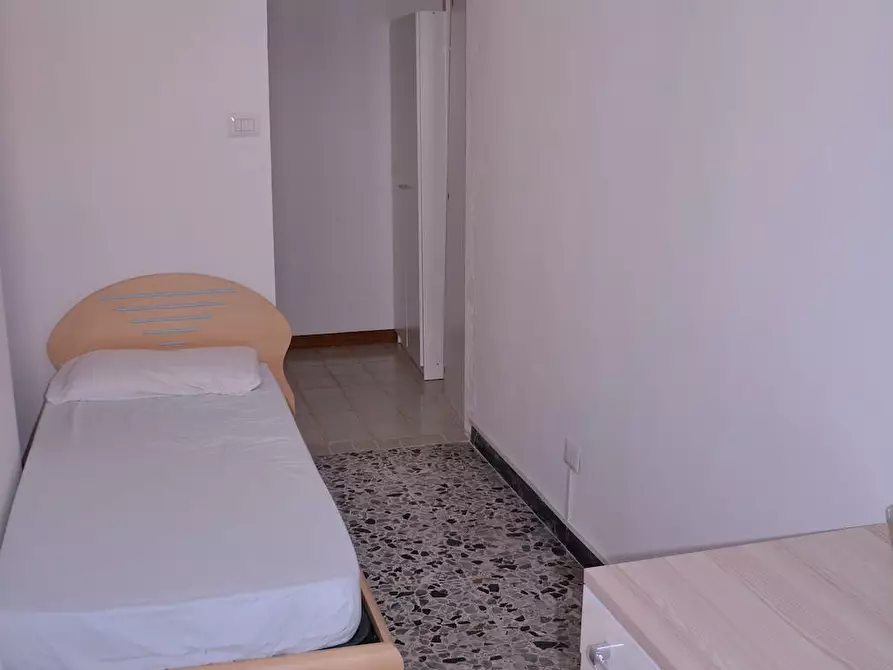 Immagine 2 di Camera in affitto  in Via Pola a Cagliari