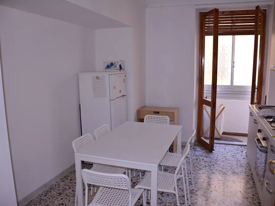 Immagine 3 di Camera in affitto  in Via Pola a Cagliari