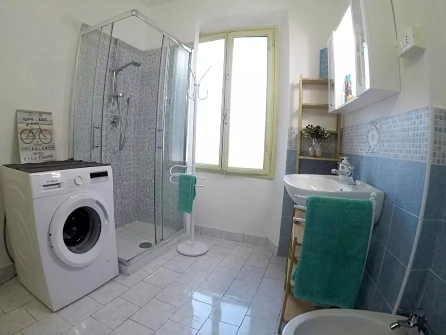 Immagine 8 di Camera in affitto  in Via Montebello a Firenze