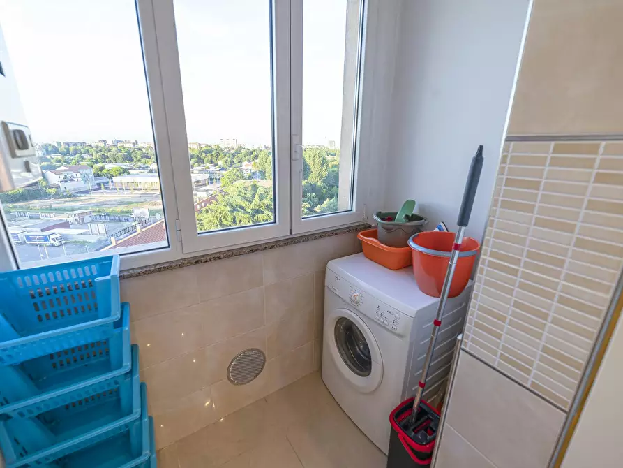 Immagine 10 di Camera in affitto  in Via Alessandro Litta Modignani a Milano