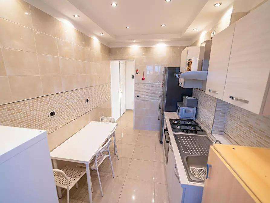 Immagine 10 di Camera in affitto  in Via Alessandro Litta Modignani a Milano