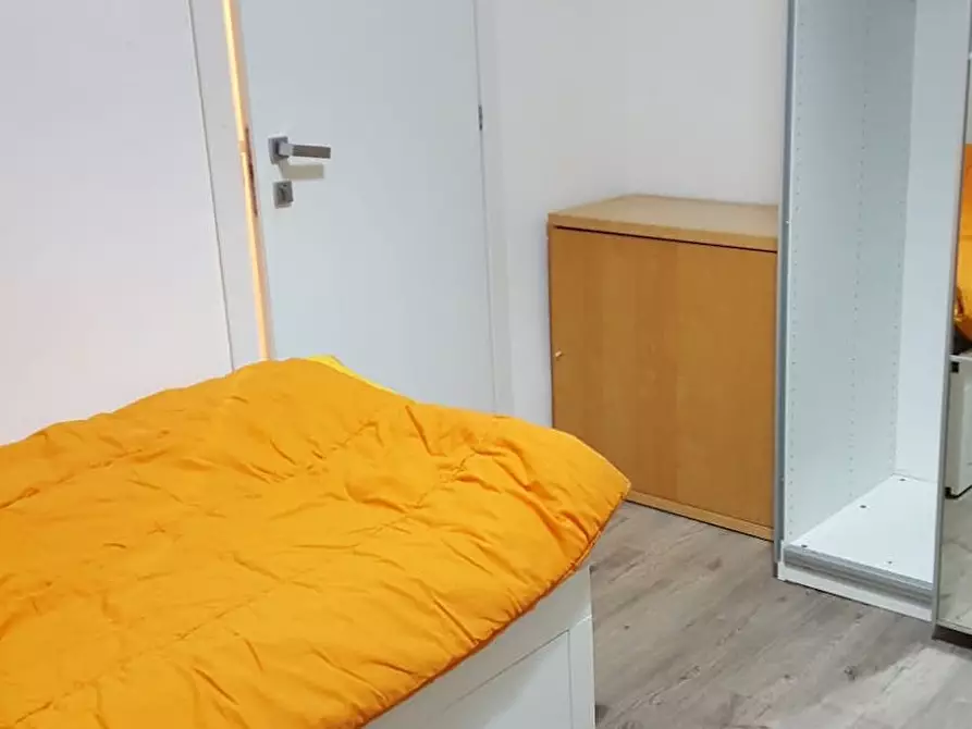 Immagine 2 di Camera in affitto  in Via Zurigo a Milano