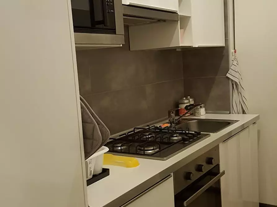 Immagine 9 di Camera in affitto  in Via Zurigo a Milano