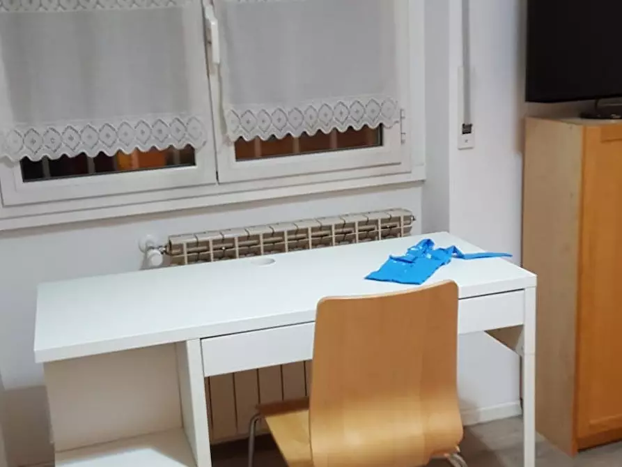 Immagine 8 di Camera in affitto  in Via Zurigo a Milano