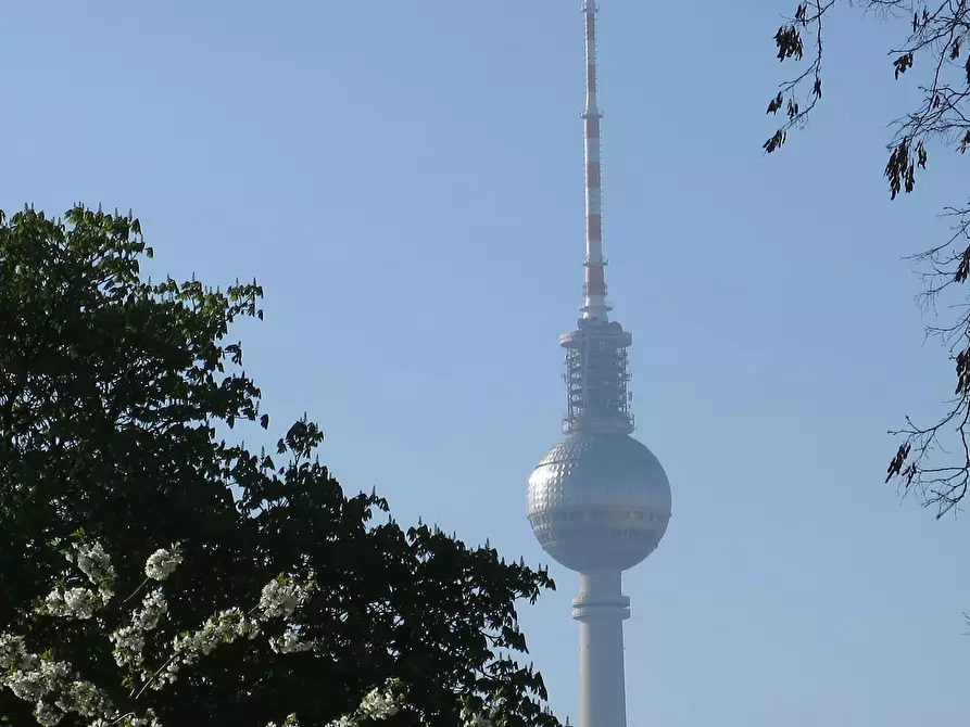 Immagine 2 di Appartamento in affitto  in Torstraße a Berlin