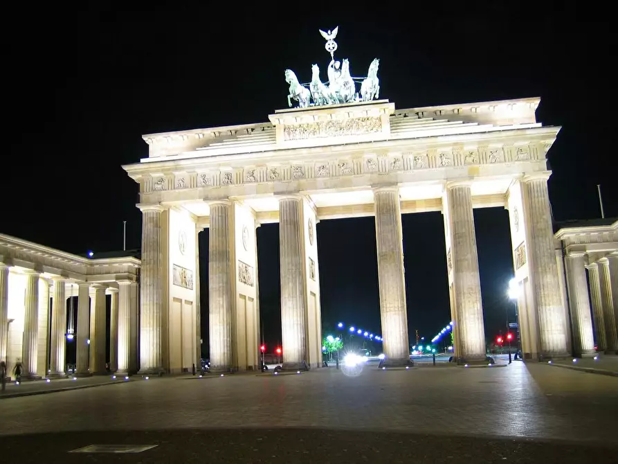 Immagine 6 di Appartamento in affitto  in Torstraße a Berlin
