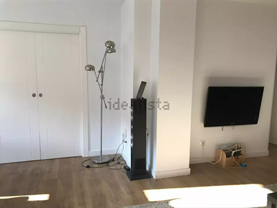 Immagine 9 di Camera in affitto  in Calle Valle del Roncal a Giraldelli