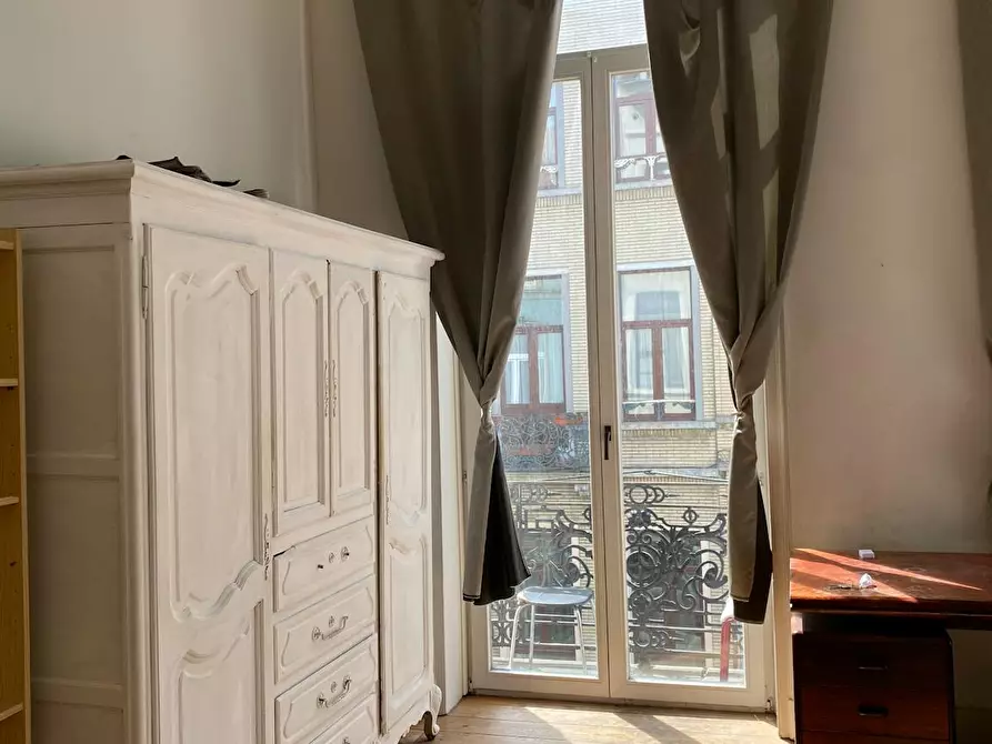 Immagine 6 di Camera in affitto  in Rue Vanderschrick a Saint-Gilles