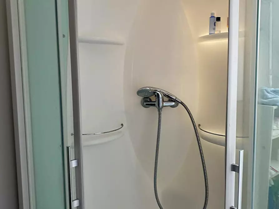 Immagine 10 di Camera in affitto  in Rue Vanderschrick a Saint-Gilles