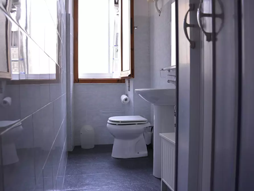 Immagine 8 di Camera in affitto  in Via Pola a Cagliari