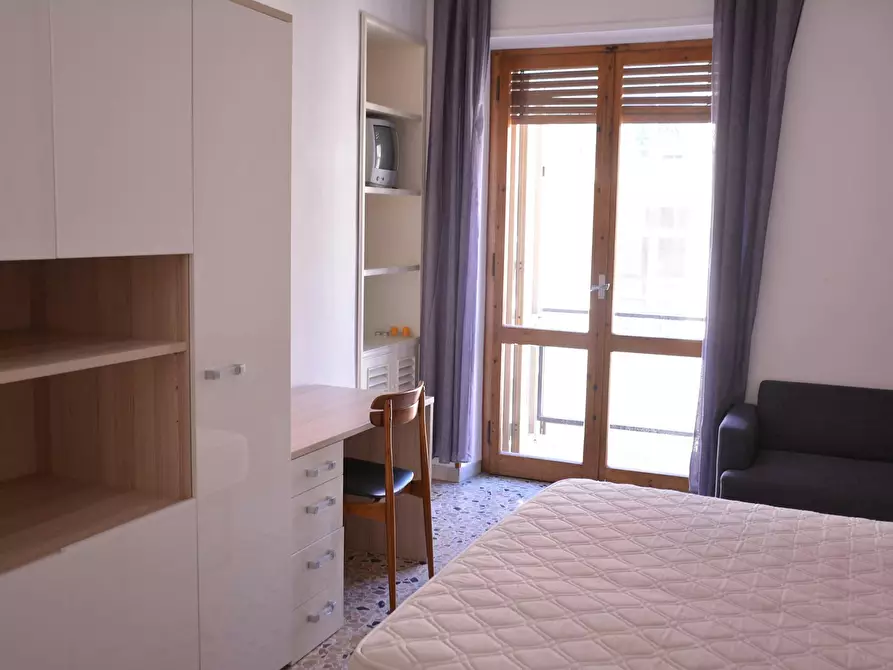 Immagine 3 di Camera in affitto  in Via Pola a Cagliari