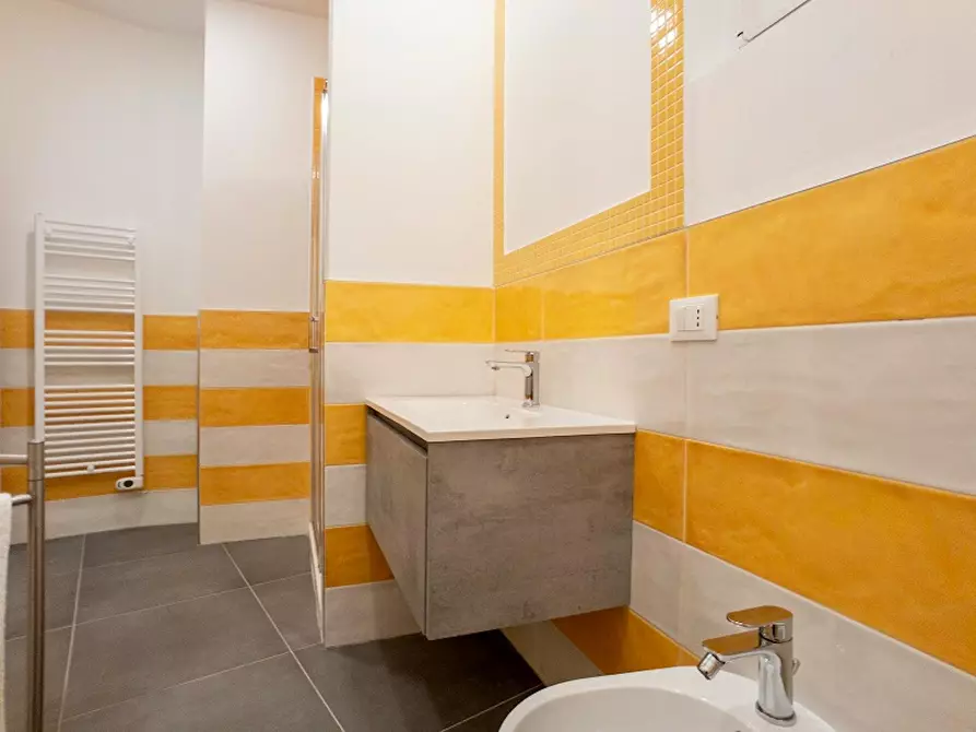 Immagine 8 di Camera in affitto  in Via Siusi a Milano