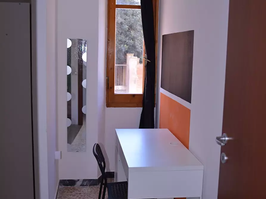 Immagine 7 di Camera in affitto  in Via Lombardia a Cagliari