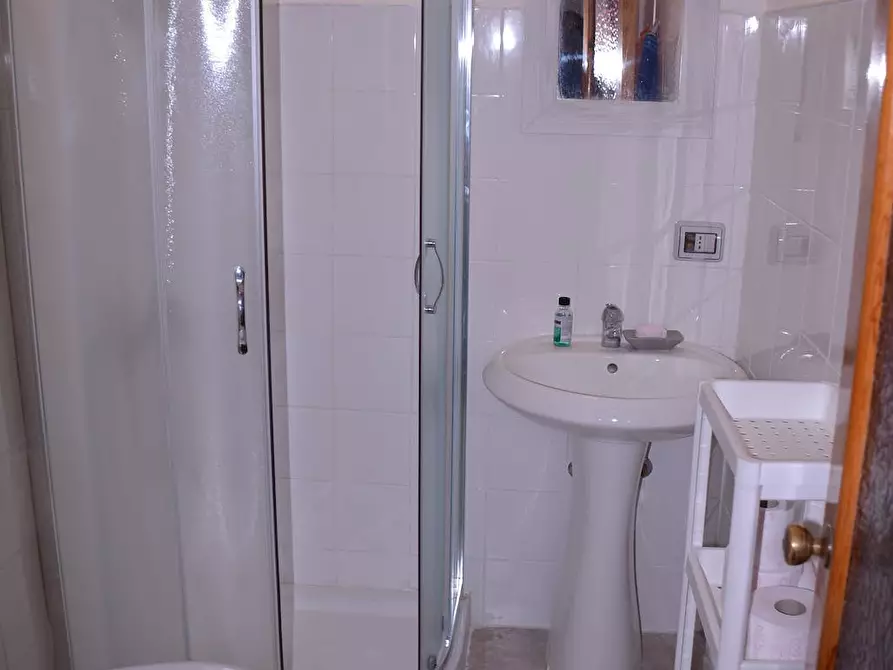 Immagine 4 di Camera in affitto  in Via Lombardia a Cagliari